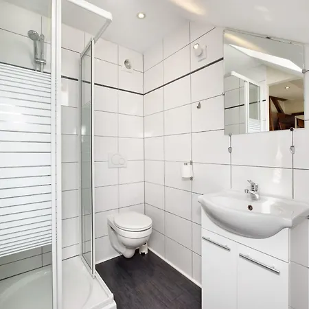 Fine Group House With Sauna Garden, Cleaning Included *