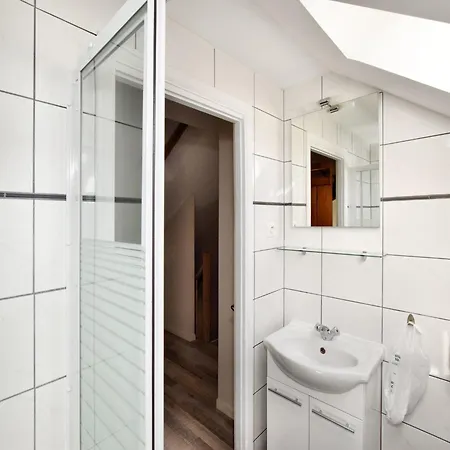 Fine Group House With Sauna Garden, Cleaning Included