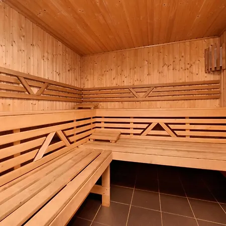 Fine Group House With Sauna Garden, Cleaning Included